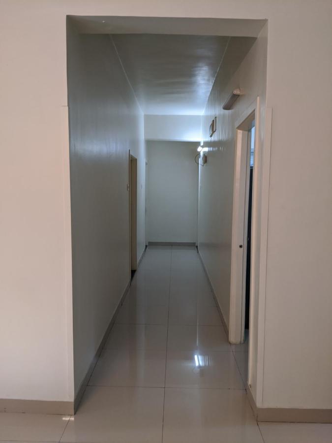 Suryavilla Hotel Poona Buitenkant foto